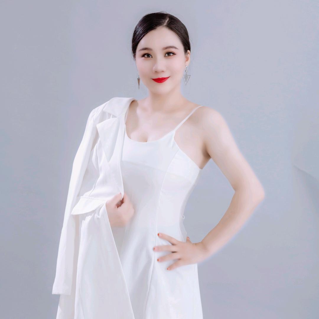 简美皇后身材管理芳芳