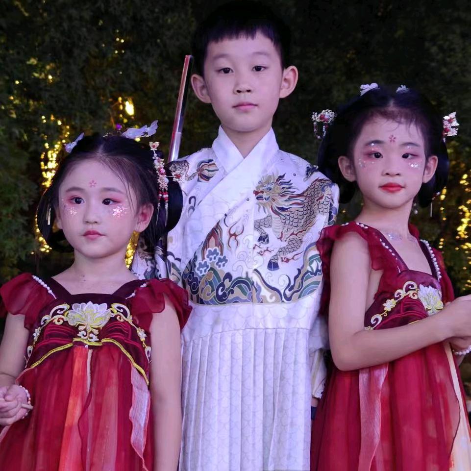彩云追月@.