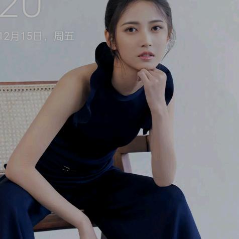 小红$