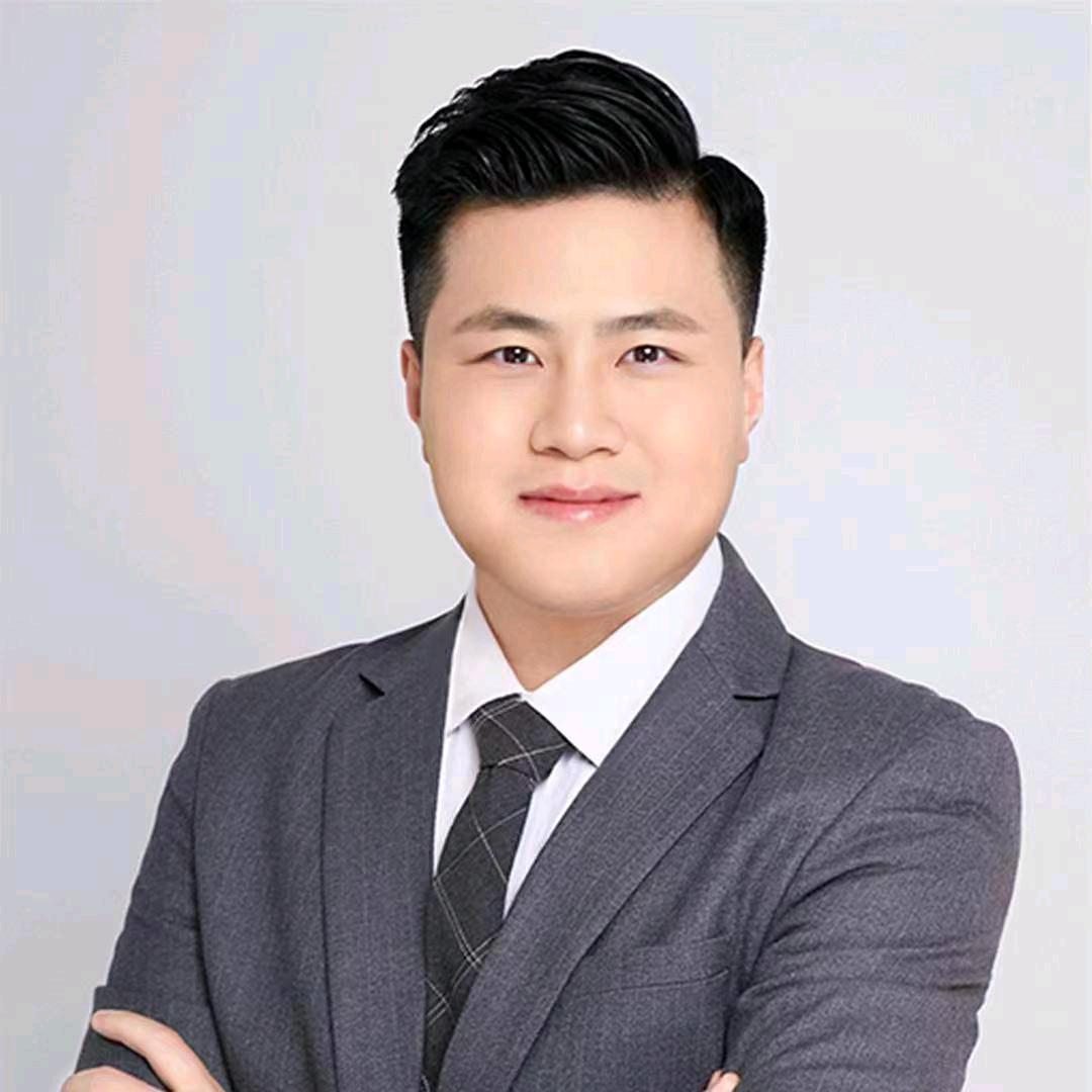 在武汉聊移民的小王