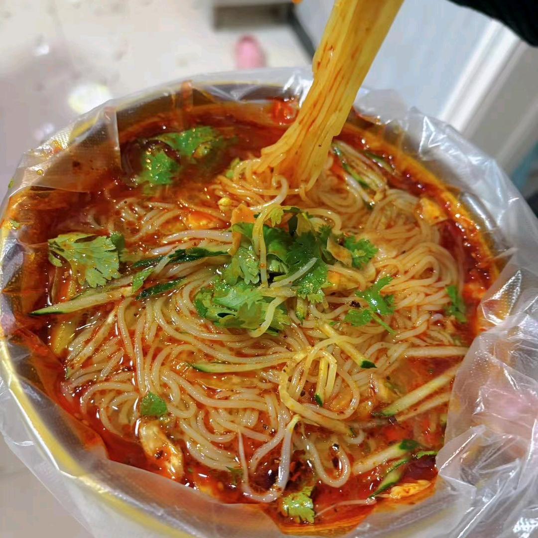 王哥凉面<大姐>招代理,招学员