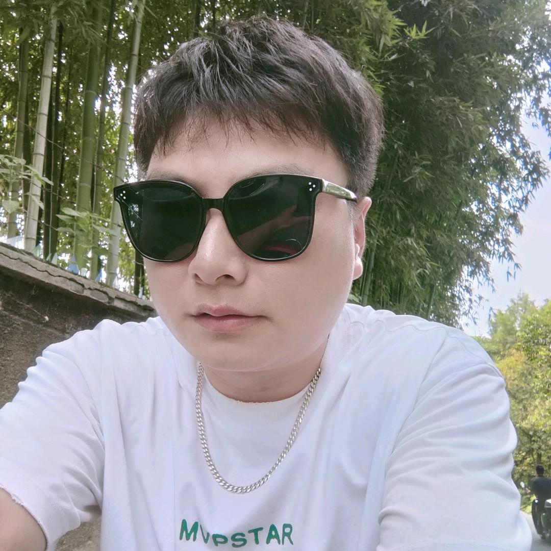 我喜欢的样子🇨🇳你都有@、