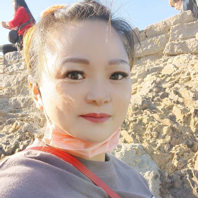 大妮爱钓鱼