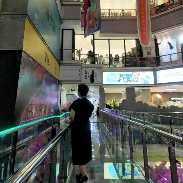 烟到尽头尽是灰，情到最后总是悲。