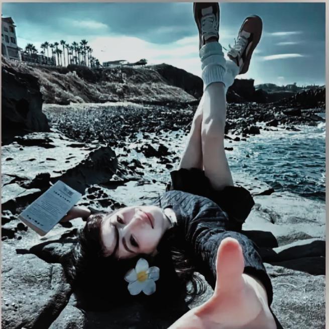 草莓波波（食堂阿姨和英语老师）