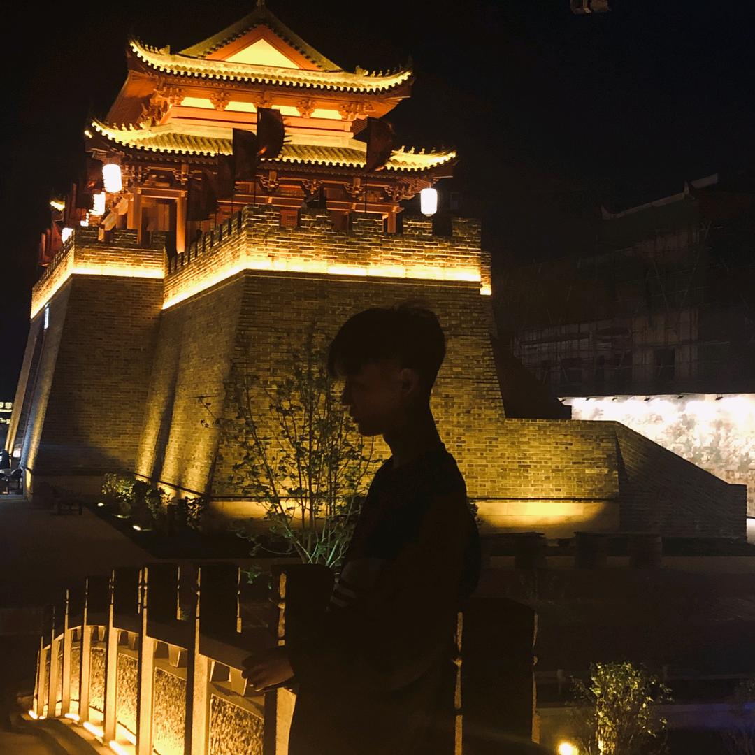 孟丶