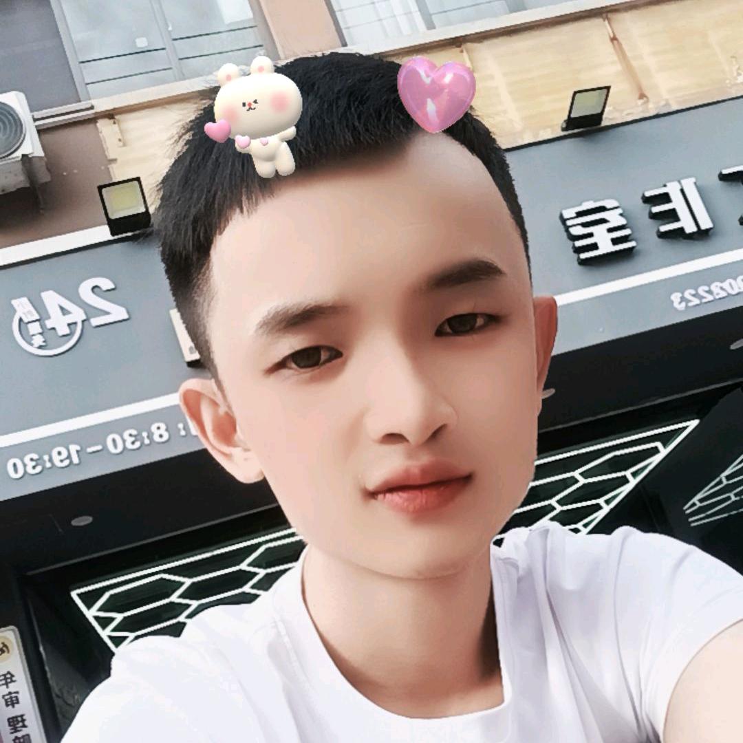小      王不     哭