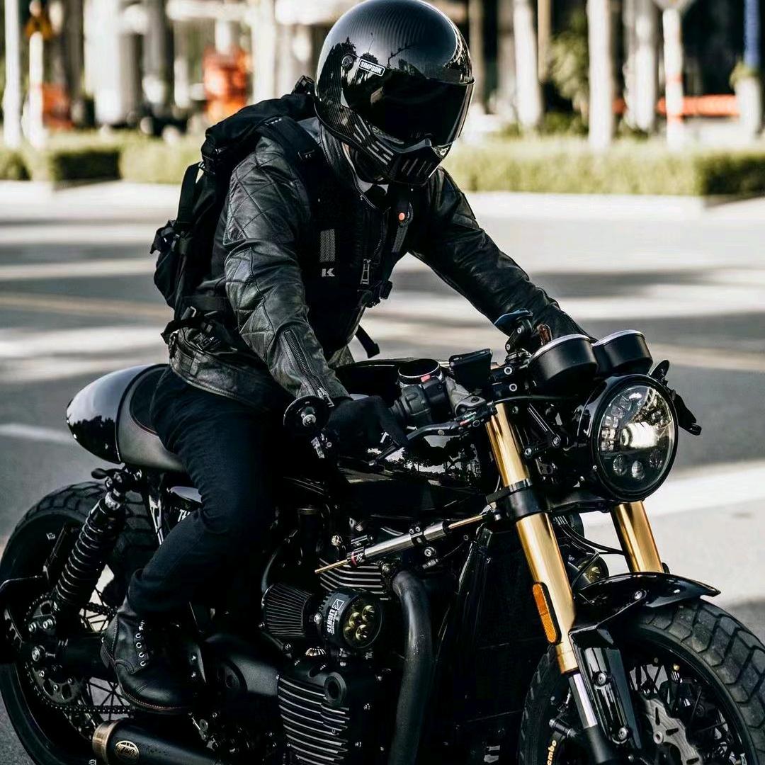 热拿铁-宇凡🏍✈️📷🏸🏊🏻🏂