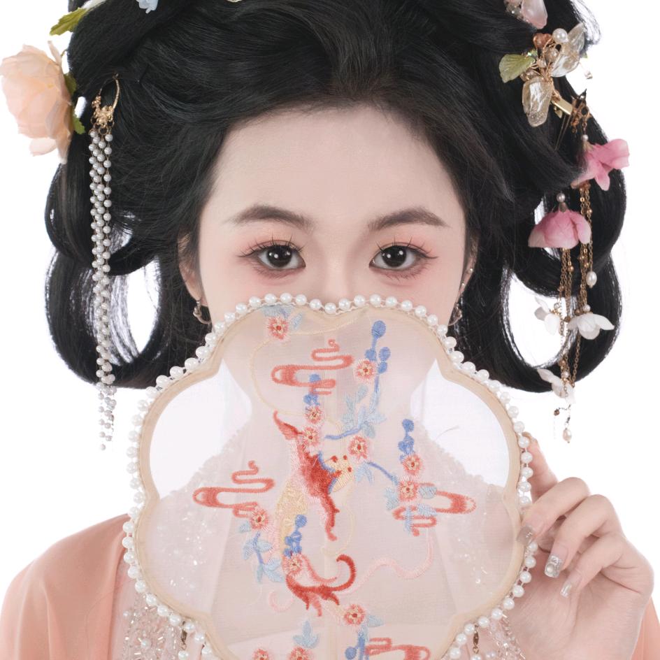 雅尔艾汉服批发