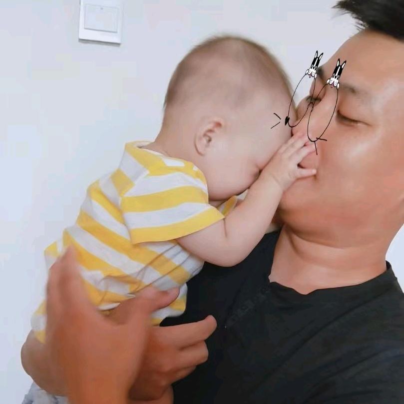 素衣清颜淡若尘