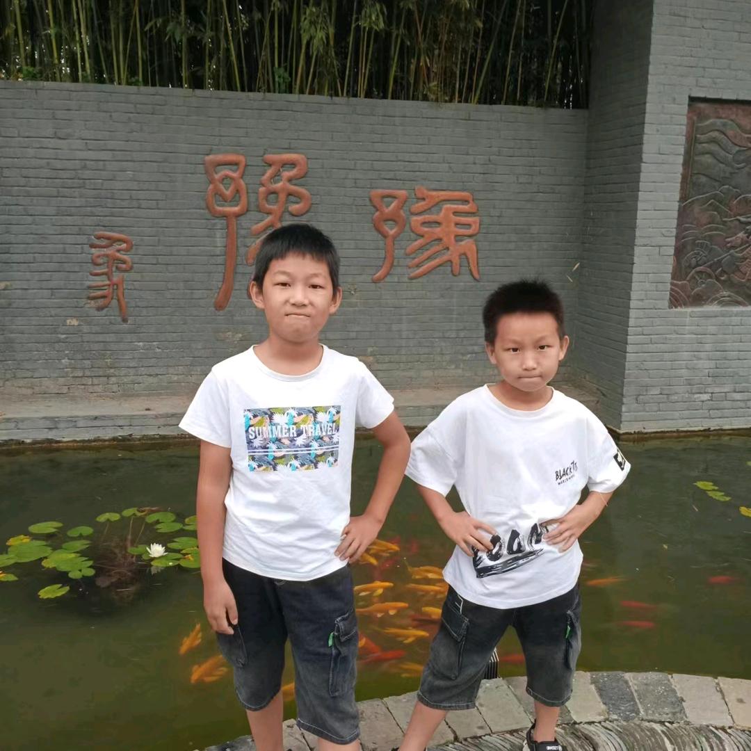 东沅木业业务部：吴建朋