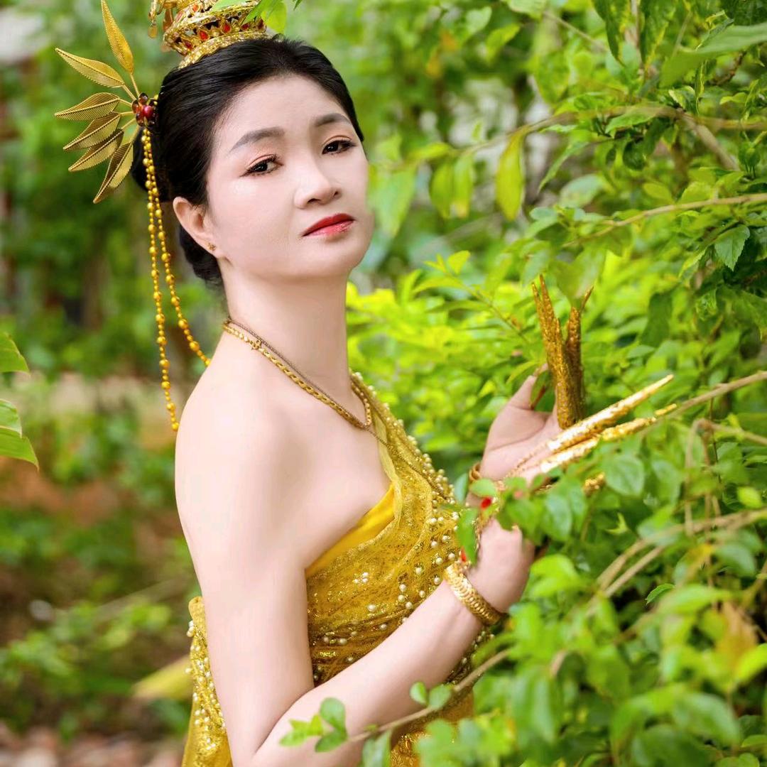 阳光的女人