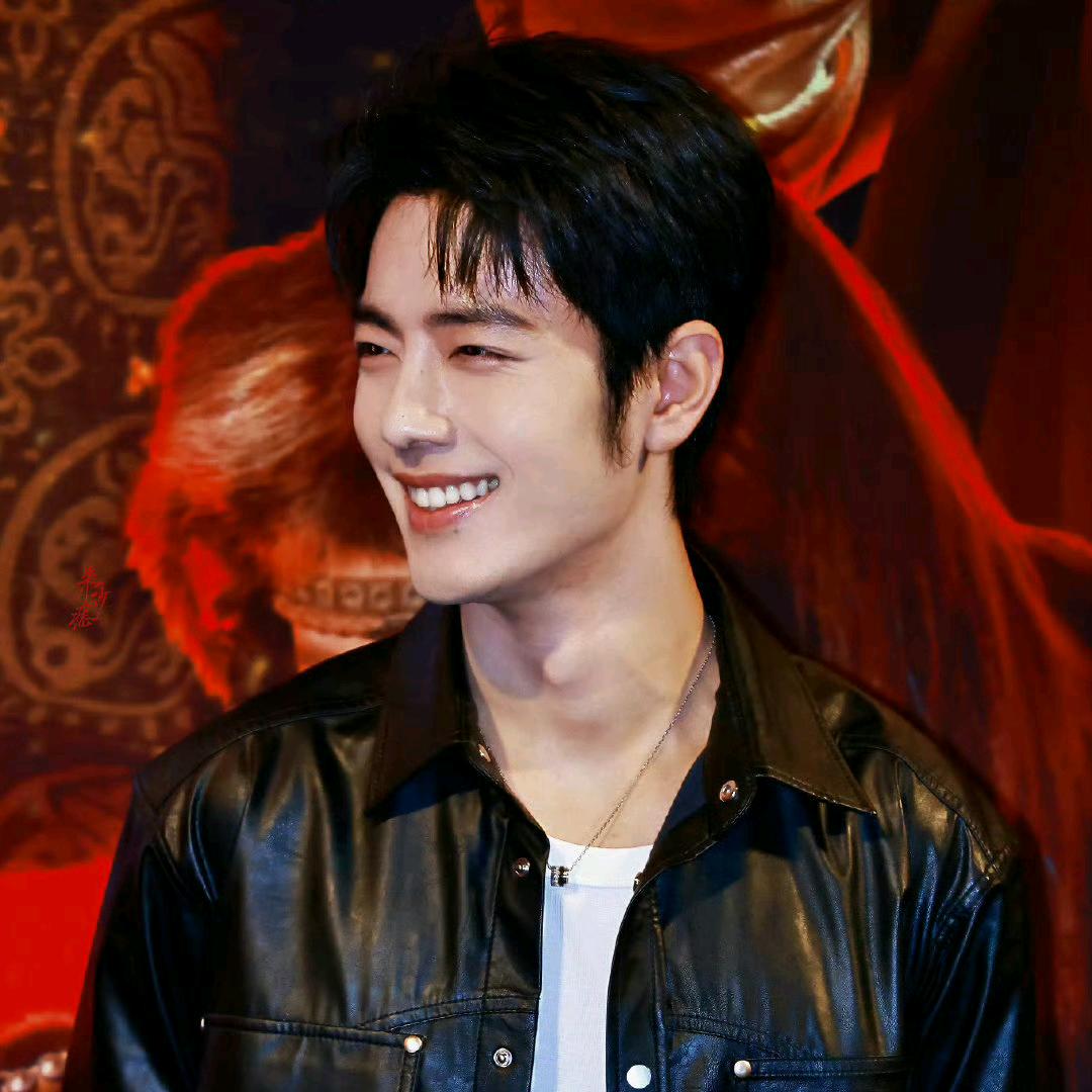 V伊人晶莹（唯）🐰🦐