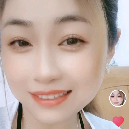 萌妹子の傲气的长腿