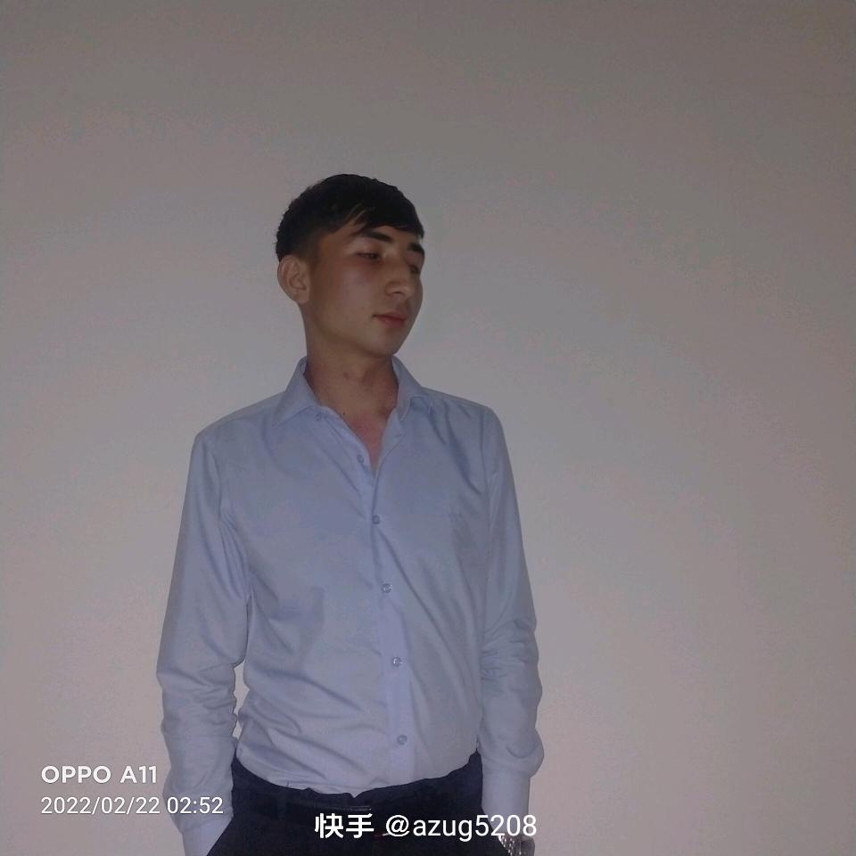 年轻小伙