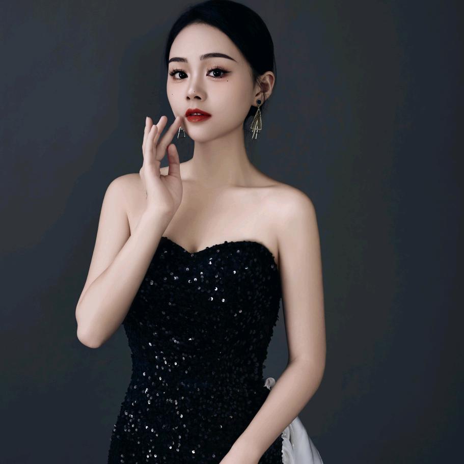 减肥店的老板娘