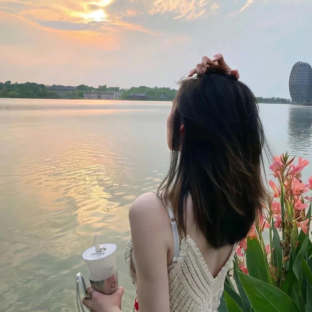 京华盛世酒业招商部龚万玉