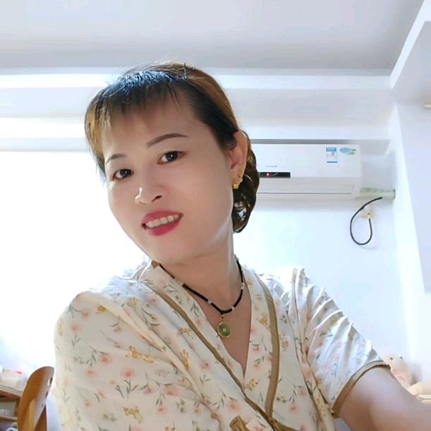 桃花依旧笑春芳