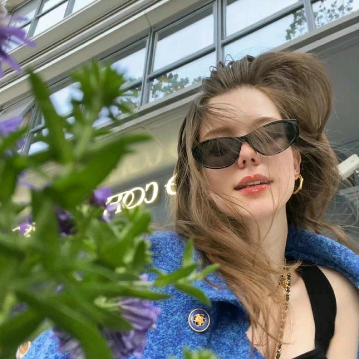 小猪的裙摆️💕