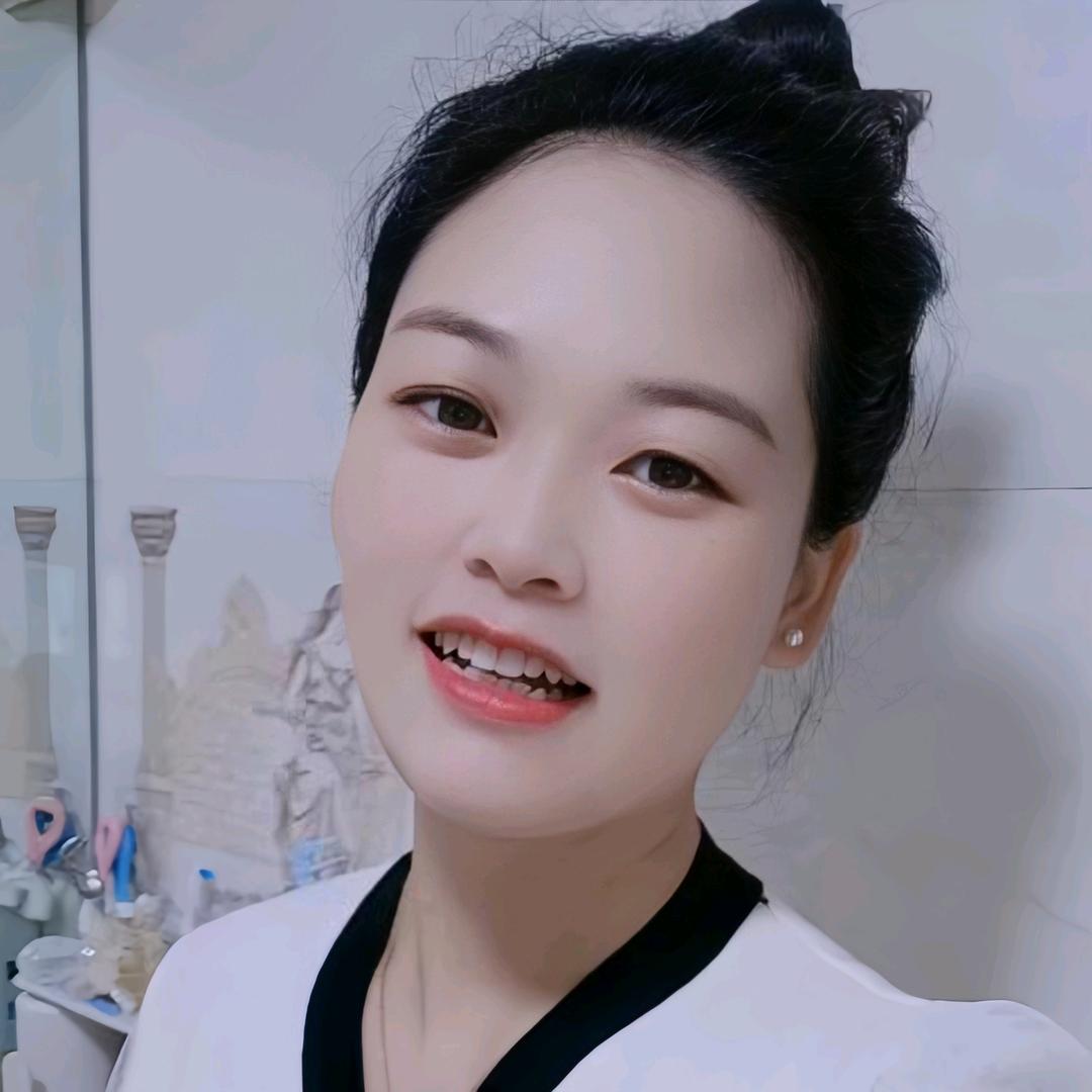 小熊爱萌宠