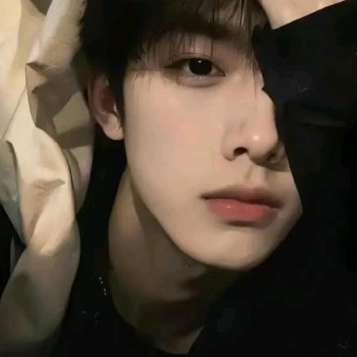 183高冷男大