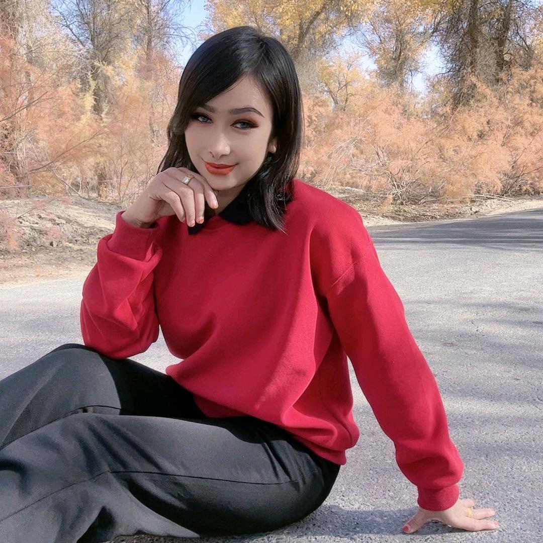 吾格丽呢沙服装