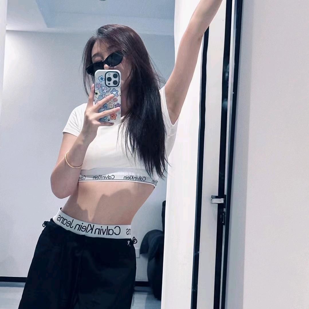 你的女王陛下（带入圈）