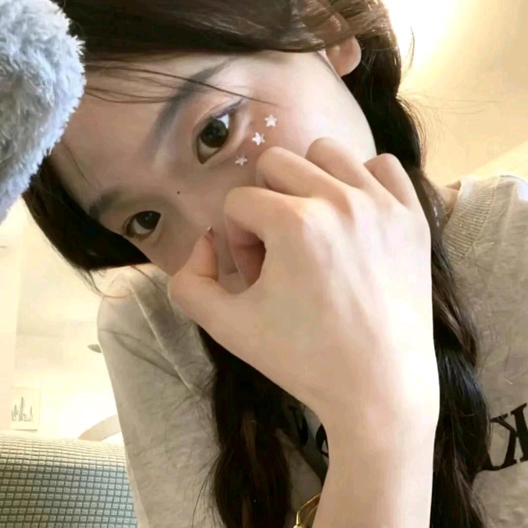 小e