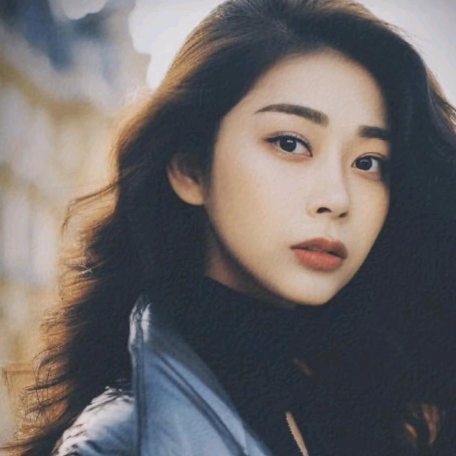 刻意的沉默掩饰着脆弱