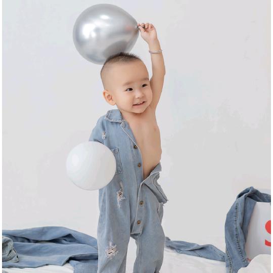 (๑• . •๑)闲逛局李局长