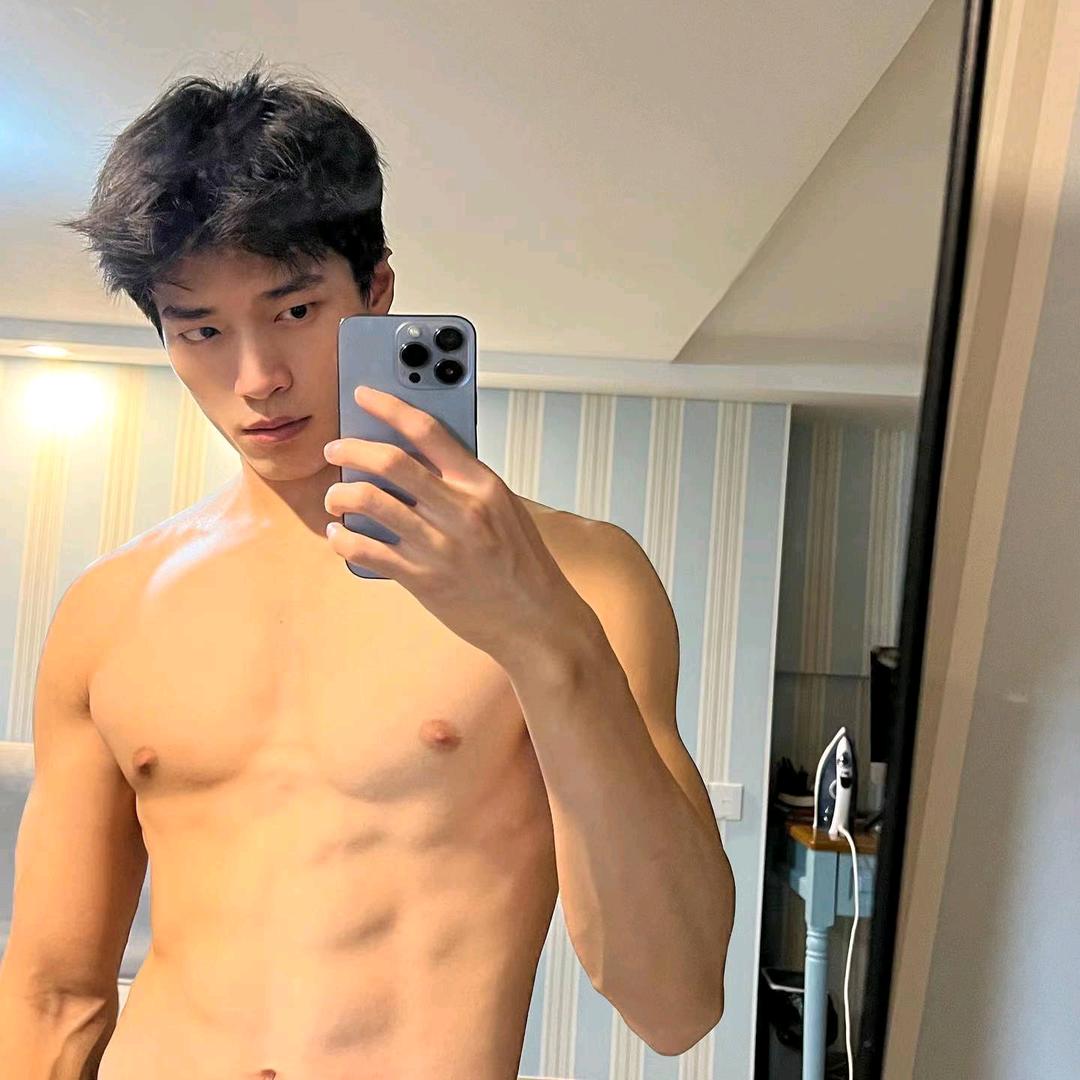 🌈男模期刊