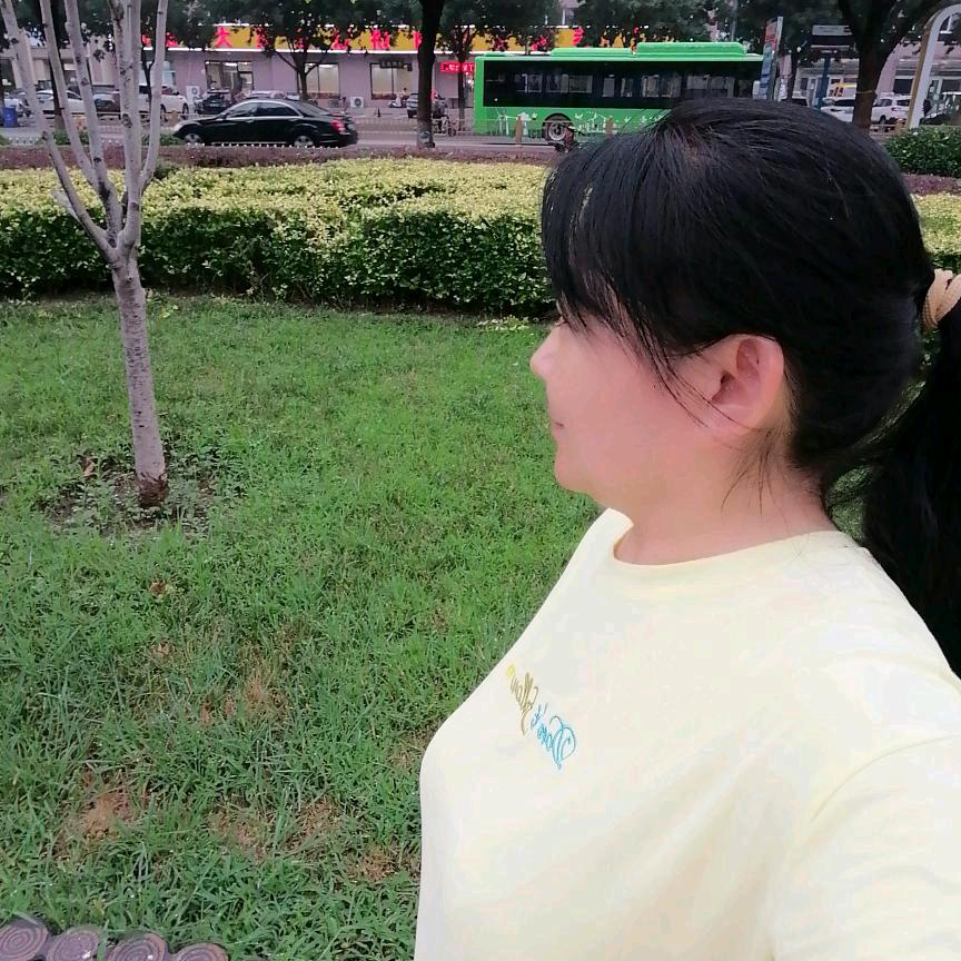 依月