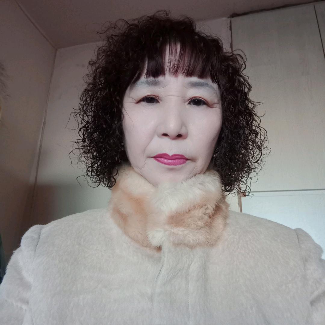 卢红
