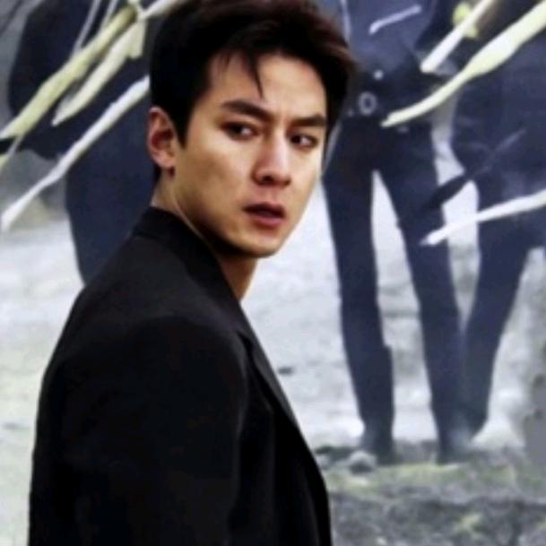 酣睡小熊.（见过王源版）