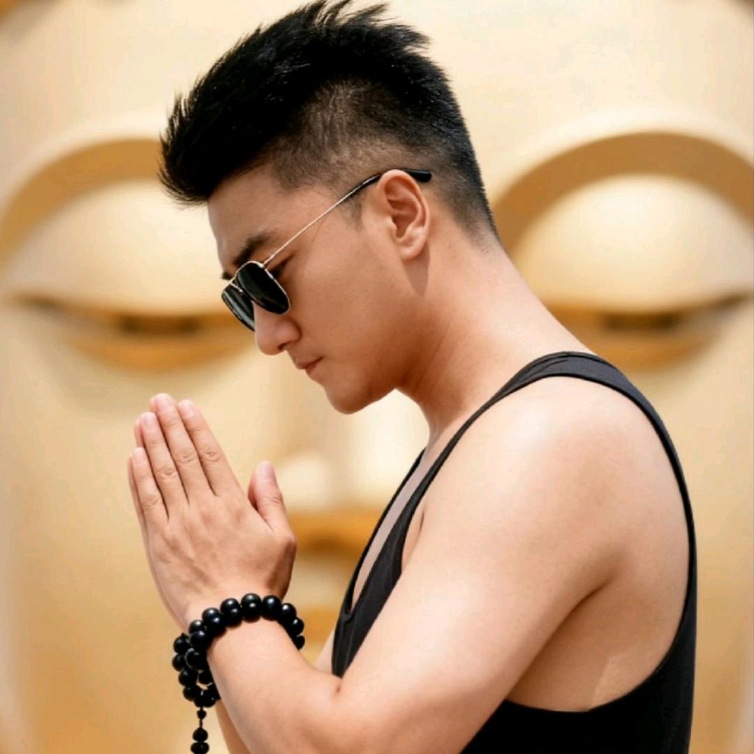 ༺ 利༒哥 ༻