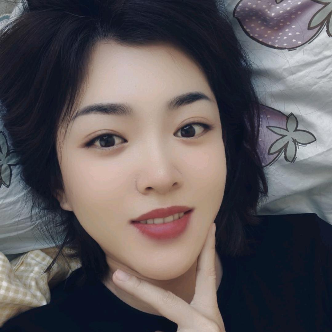 乐意梨🍀🍀🍀