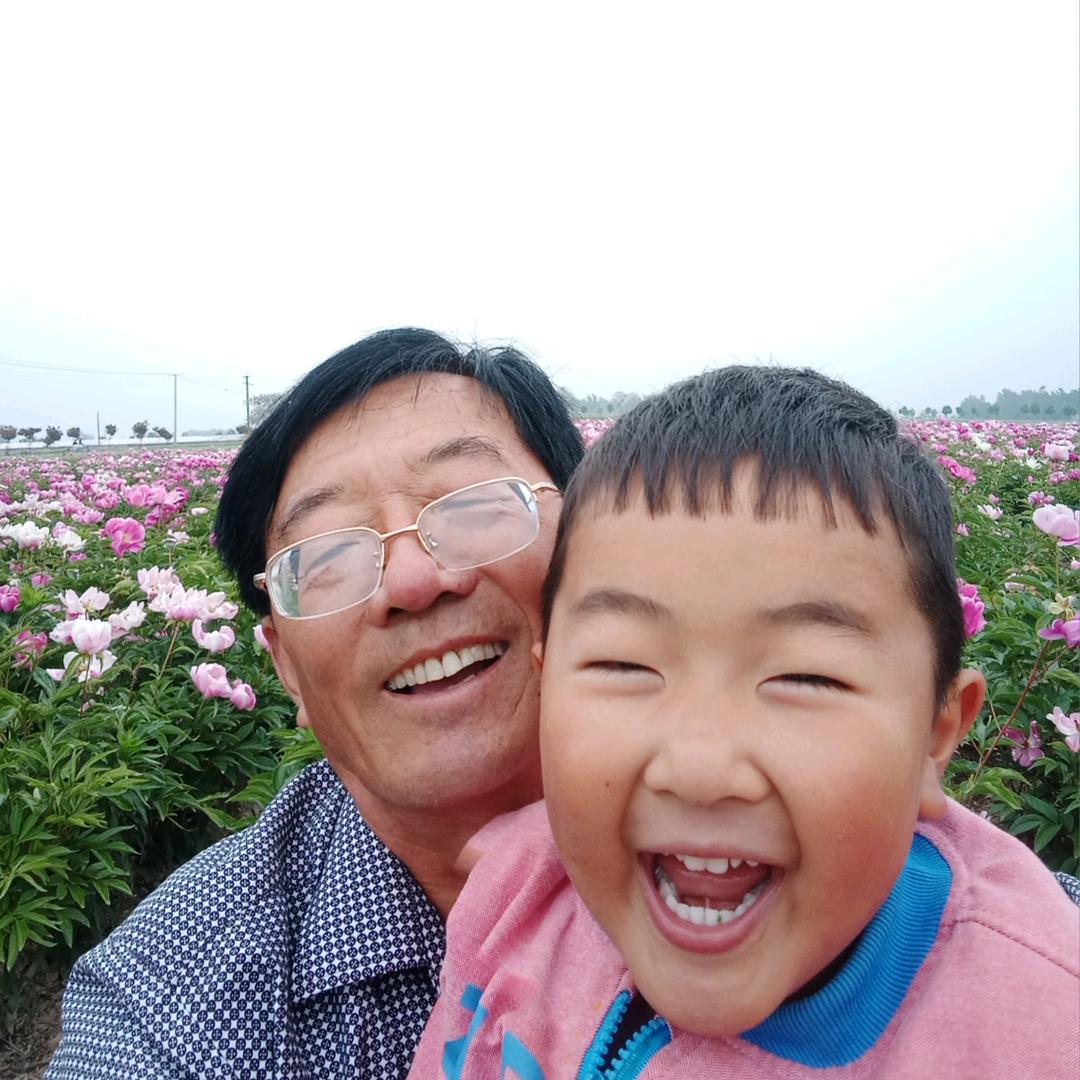 彤彤