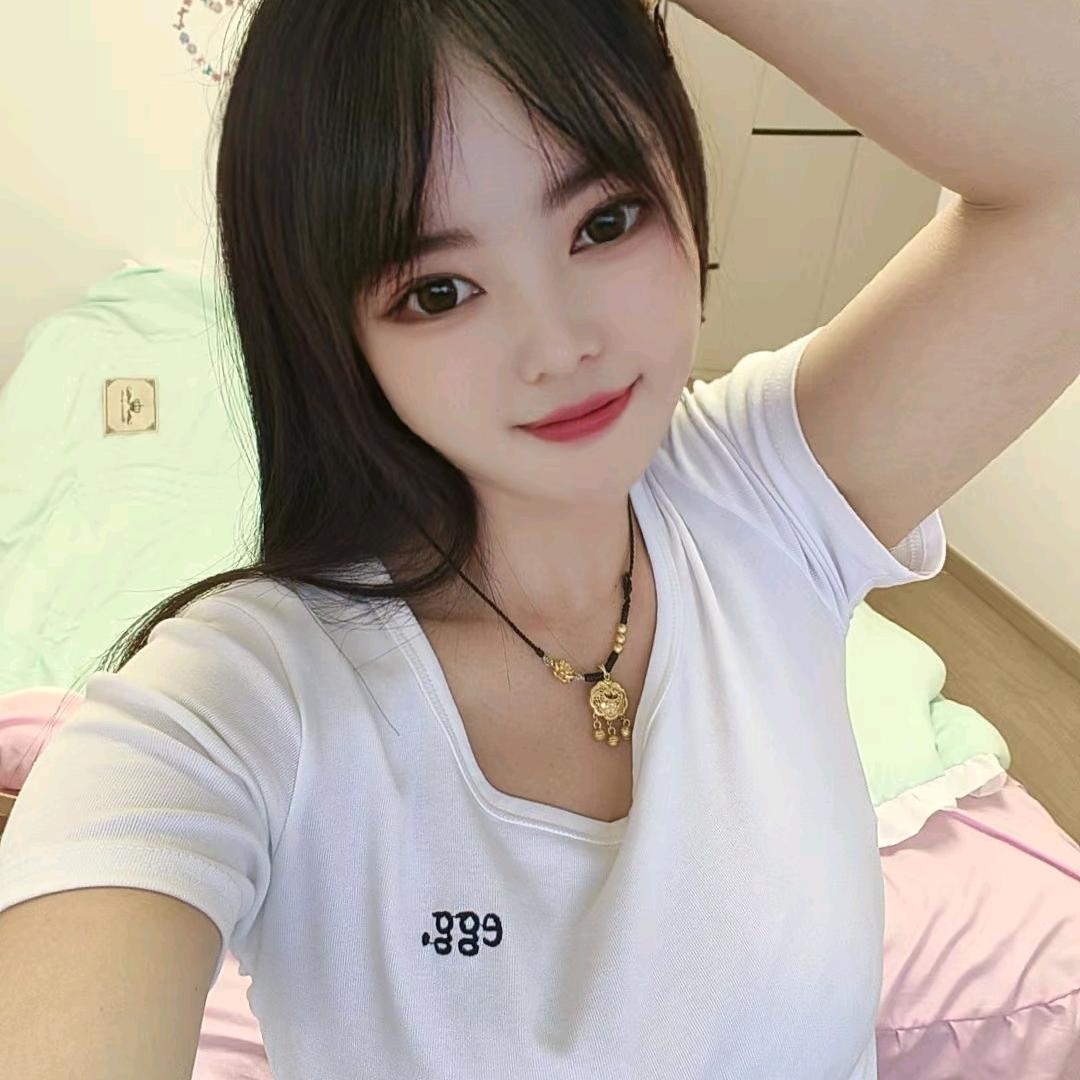 离婚的，带个女儿。