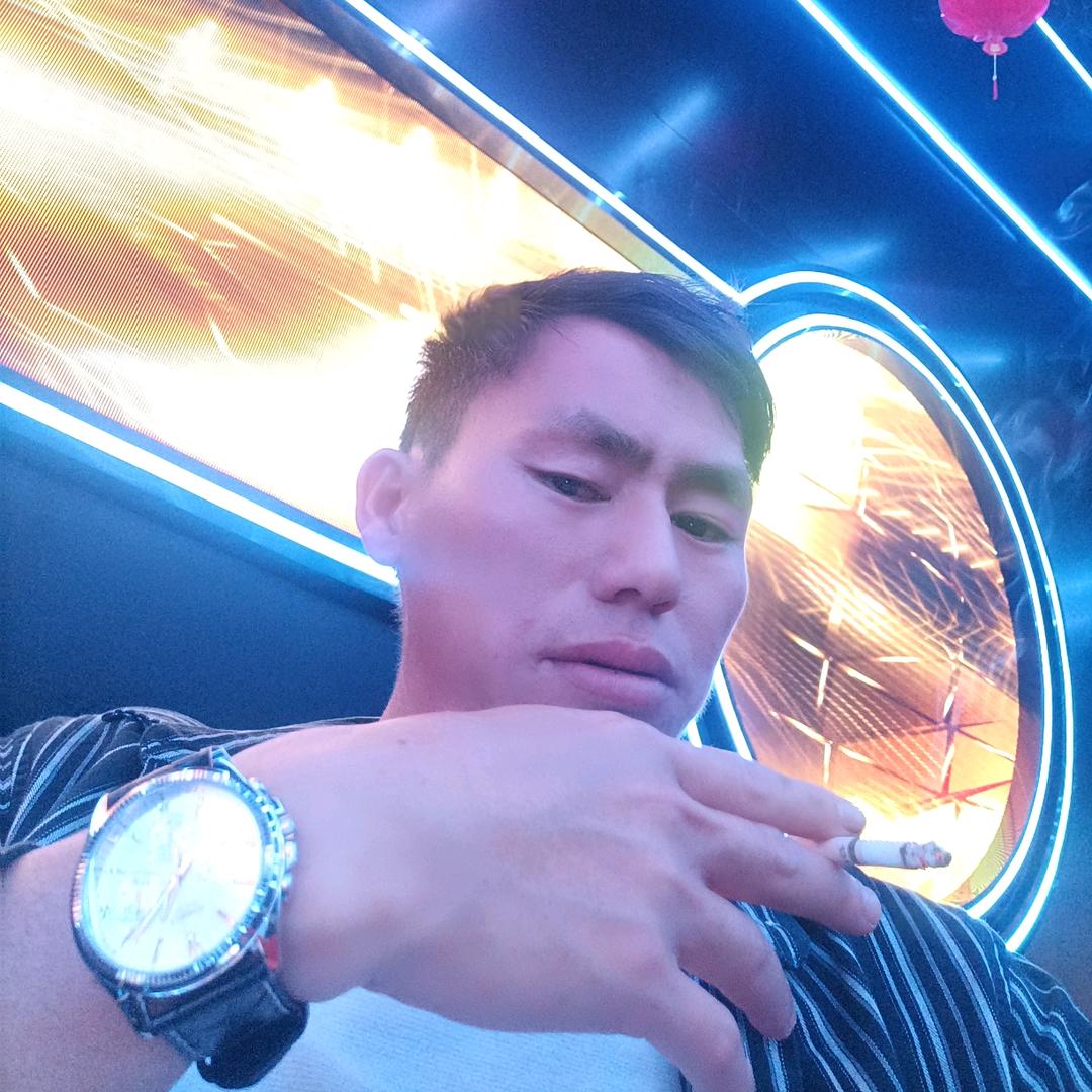 吴川梅录90后启明木材有限公司