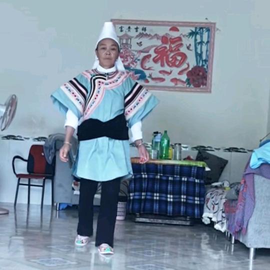 月亮丢失小洋裙