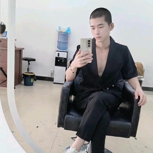 永昌W女发设计工作室