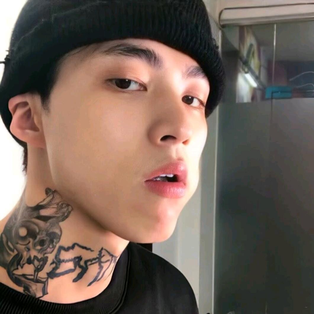 尚立健身游泳教练小杨