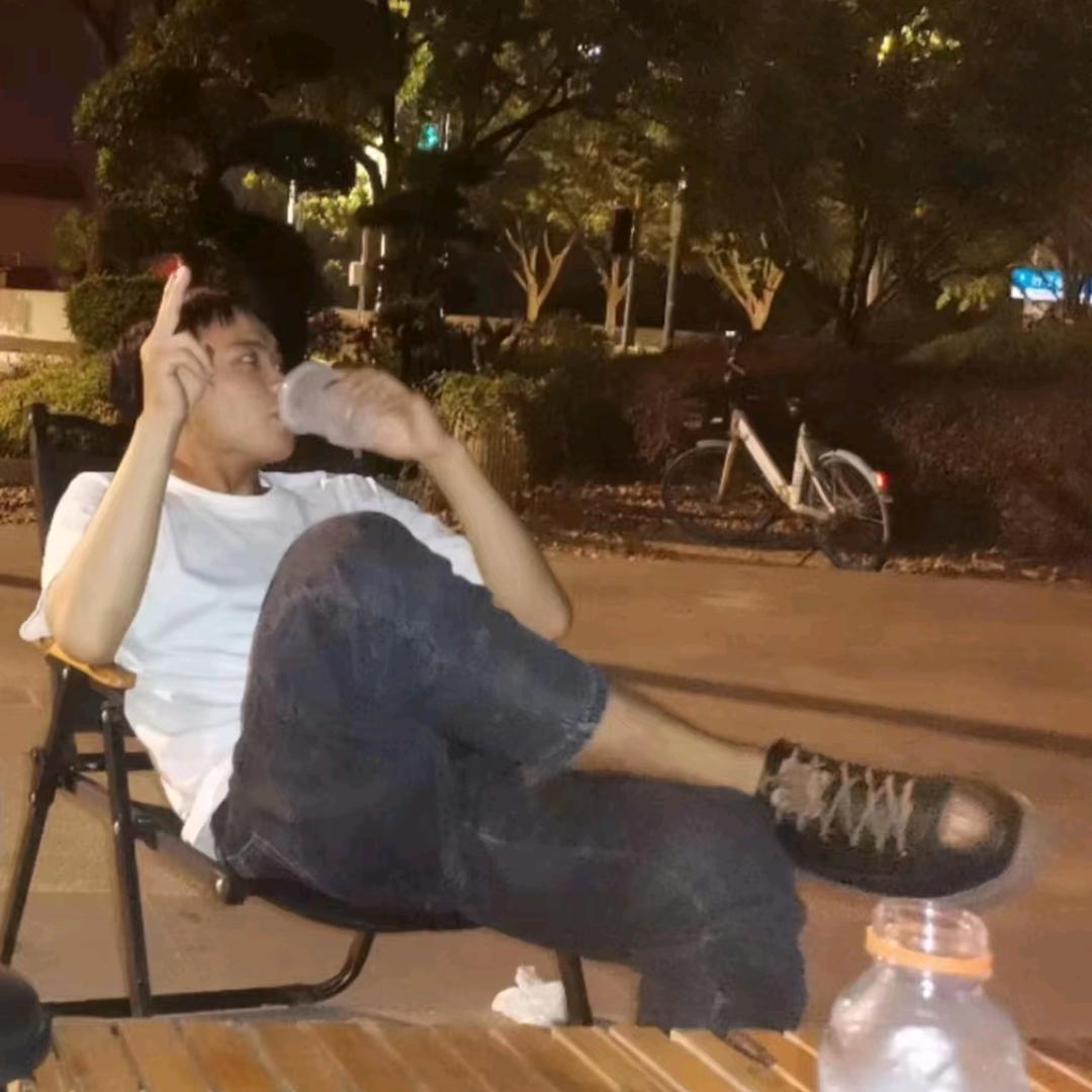 爱上网的外卖小哥