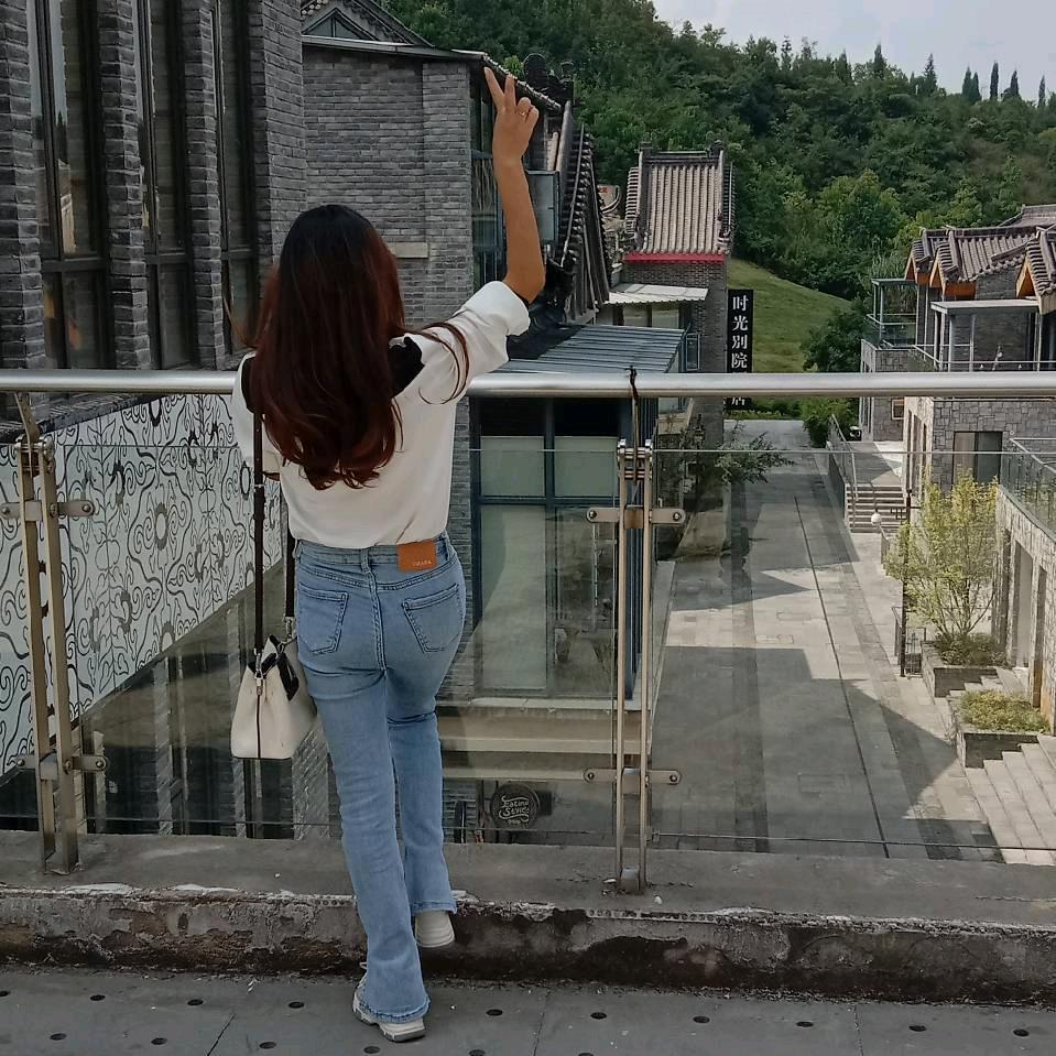 旧曾谙  ·