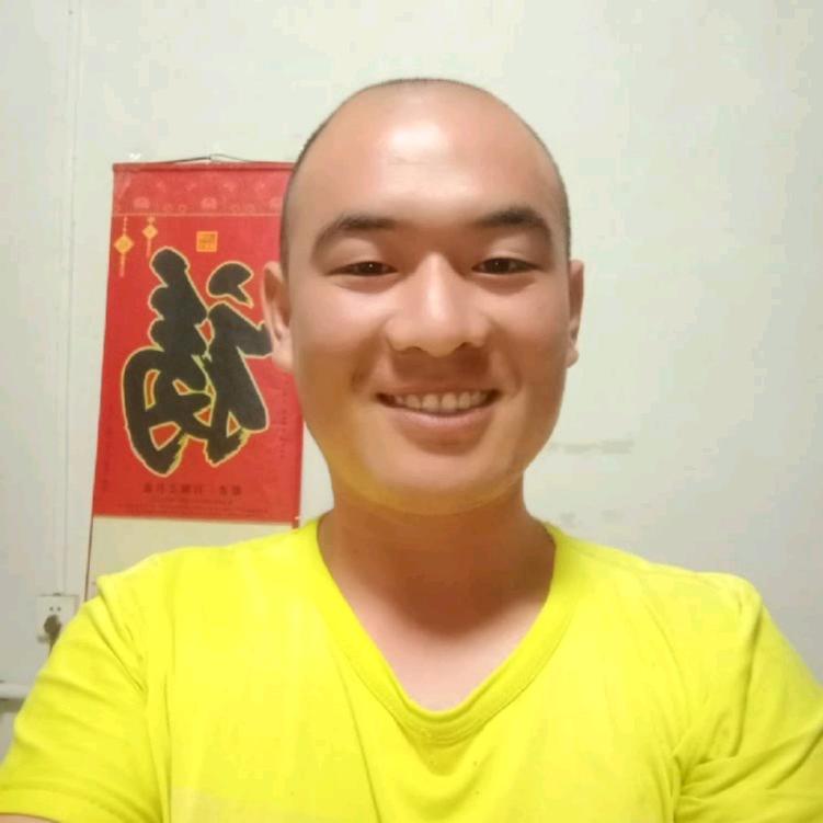 鲁威•张（光头哥）