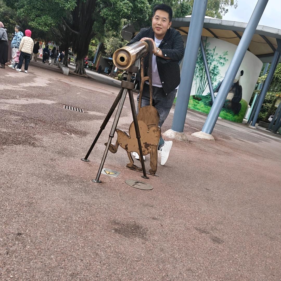 郭某