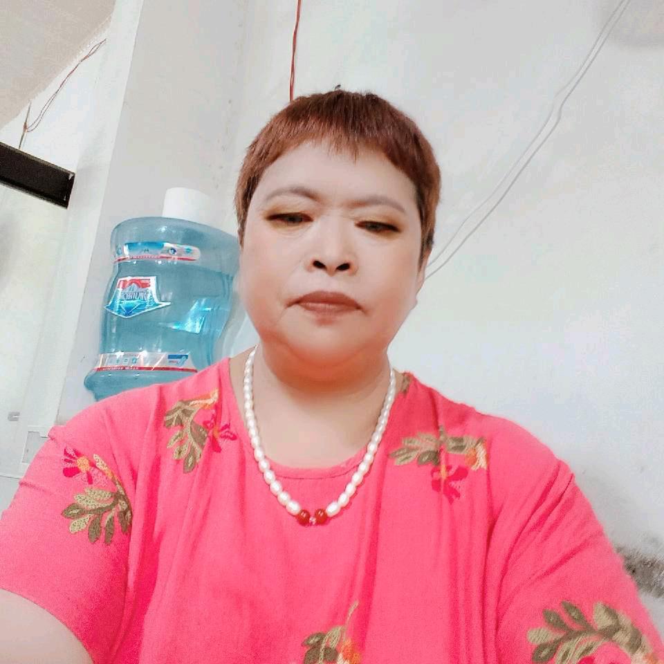 用户526023万素英