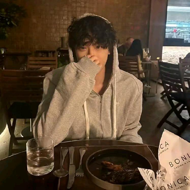 睡不醒的坤坤子🧐