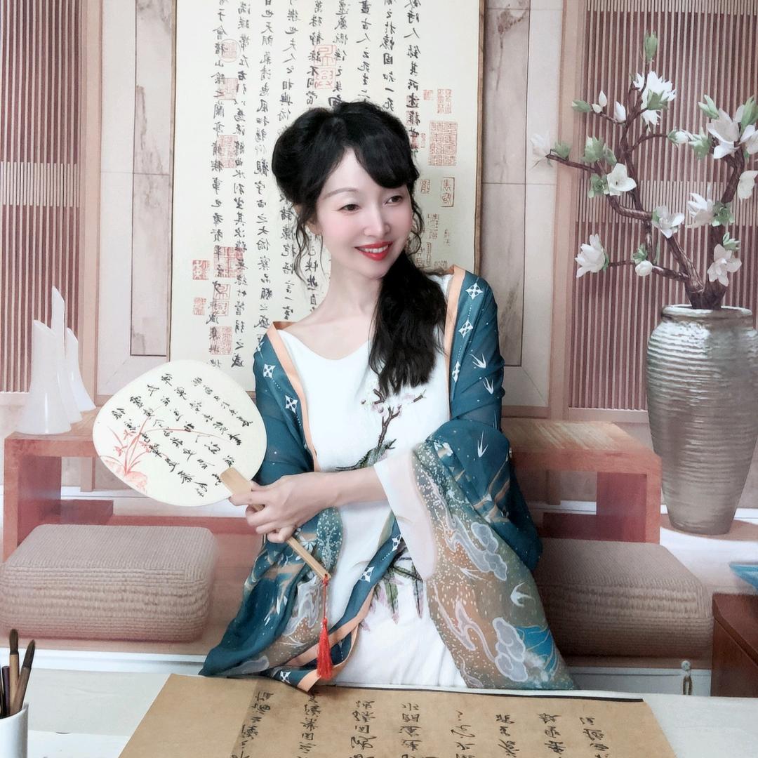 晴初（龙氤阁古韵美学）