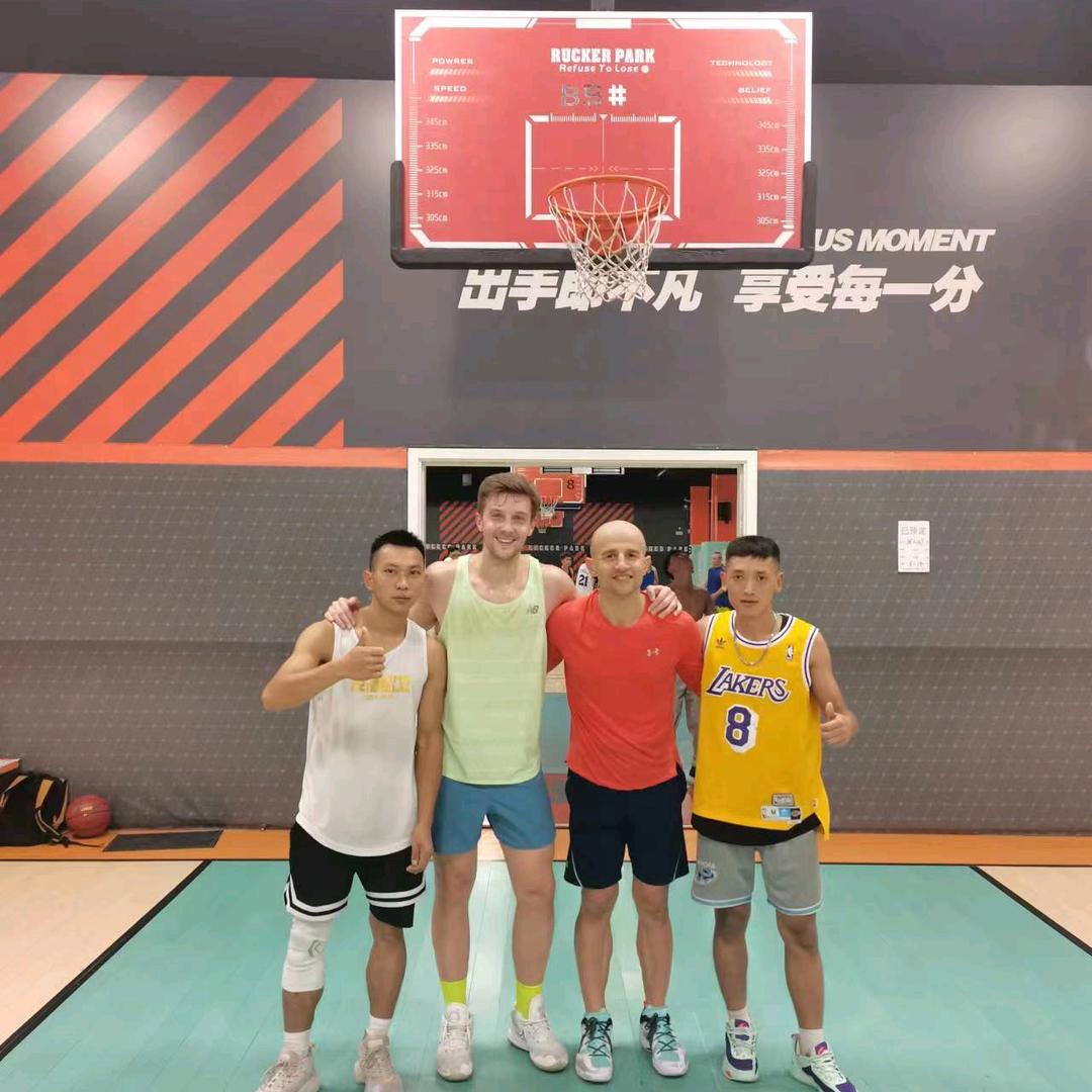 猛踹瘸子那条好腿🦵